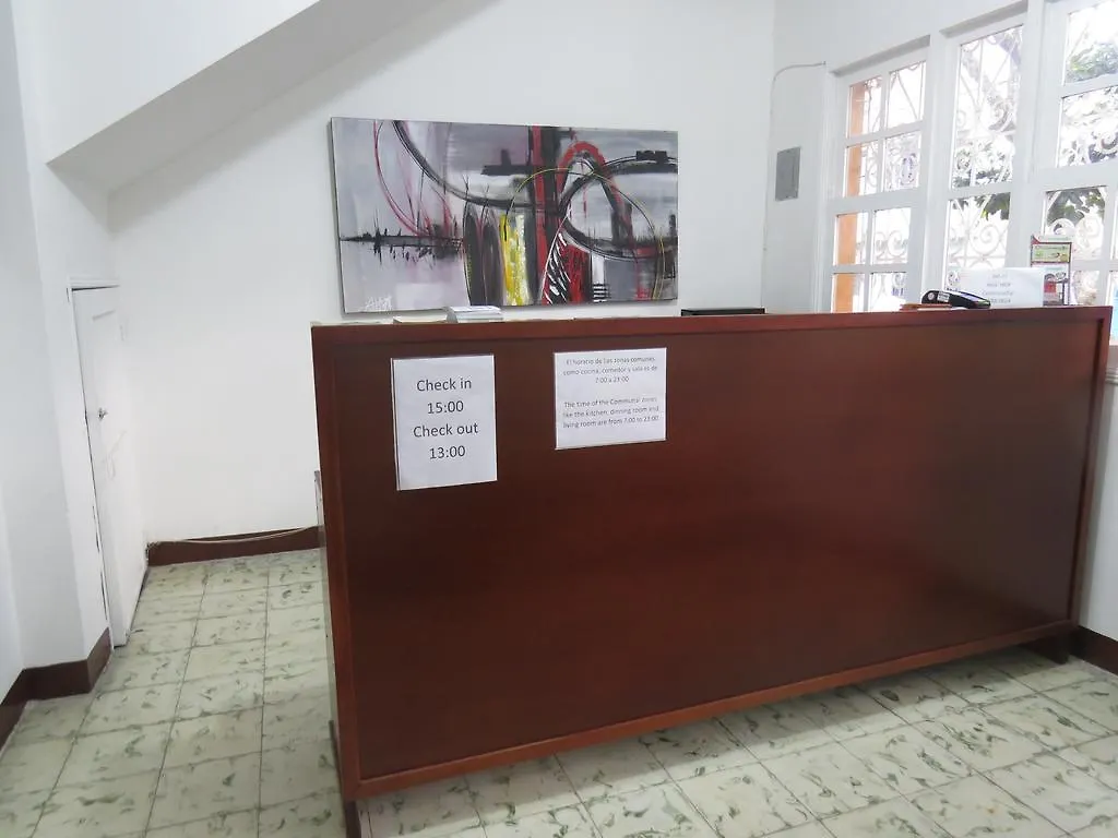 Хостел Hostal Casa Prado Медельин