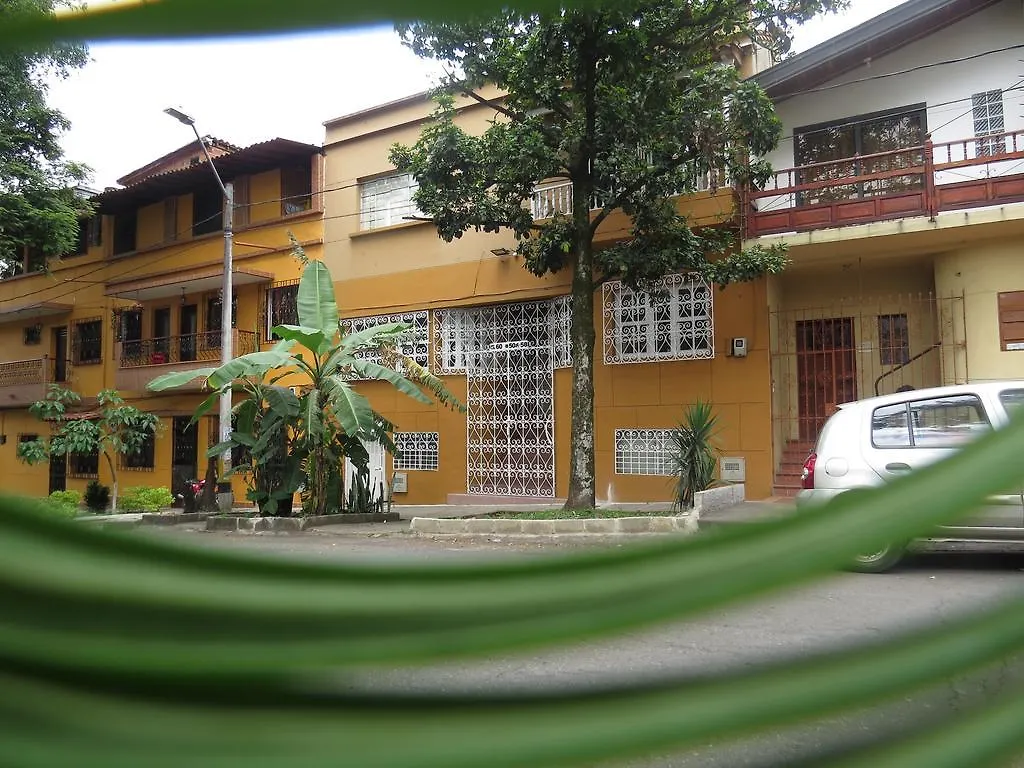 Хостел Hostal Casa Prado Медельин Колумбия