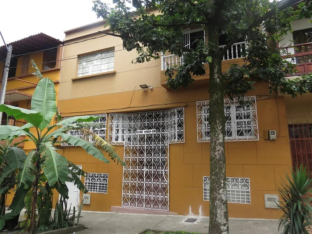 Hostal Casa Prado Медельин